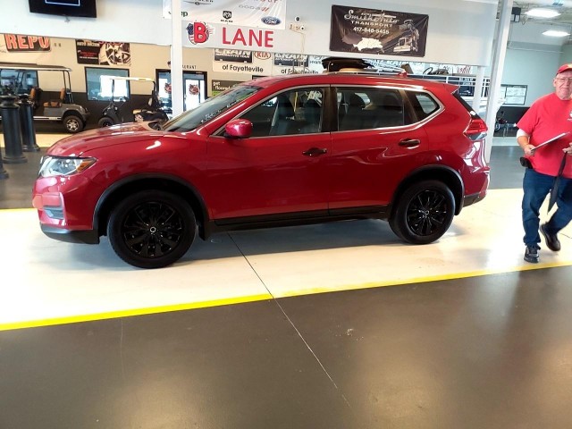 BUY NISSAN ROGUE 2017, 71B Auto Auction